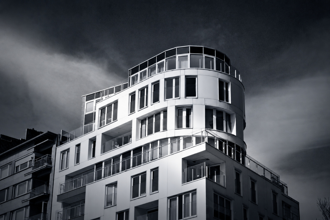 Miejska architektura symbolizująca restrukturyzację majątku