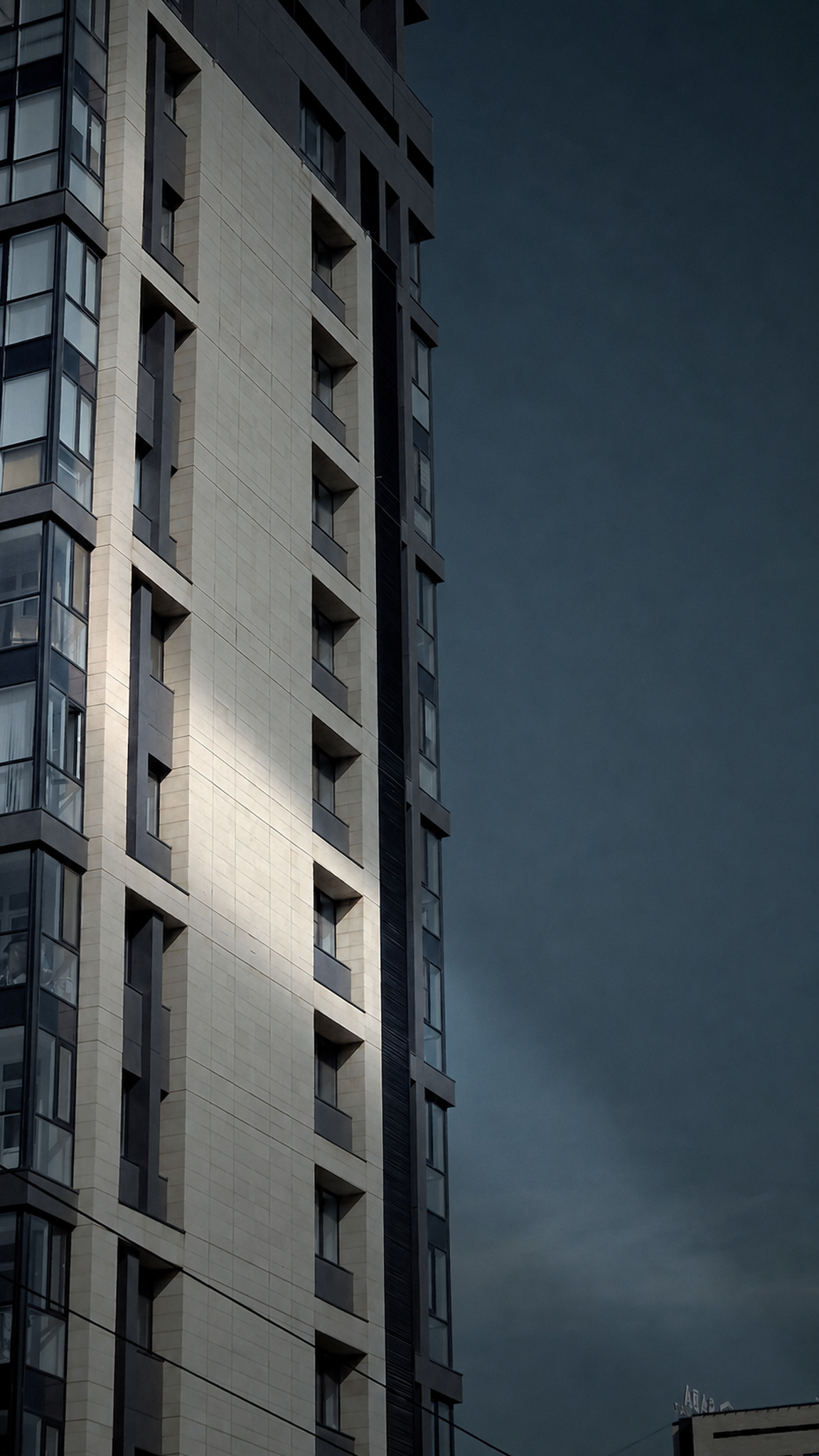 Nowoczesna architektura symbolizująca analizę aktywów